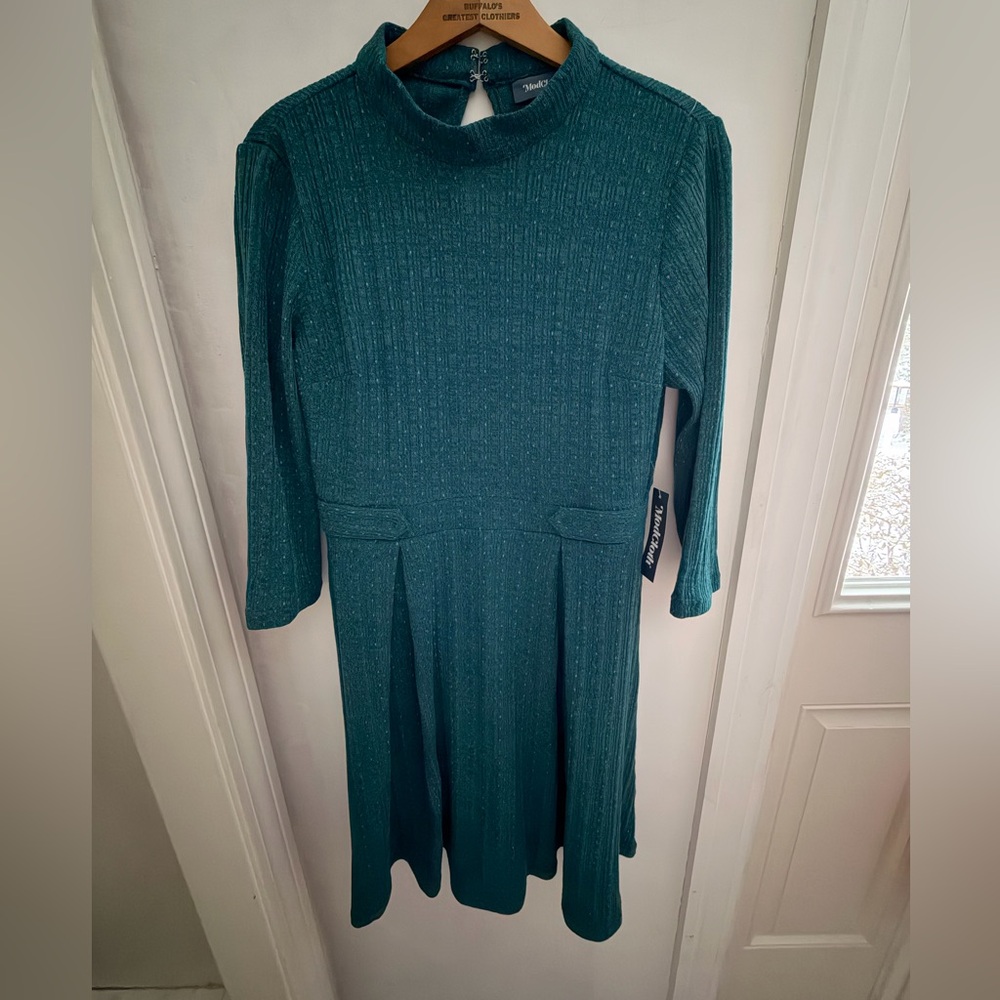 ModCloth size large textured mock neck dress w/long sleeves & keyhole fastening
